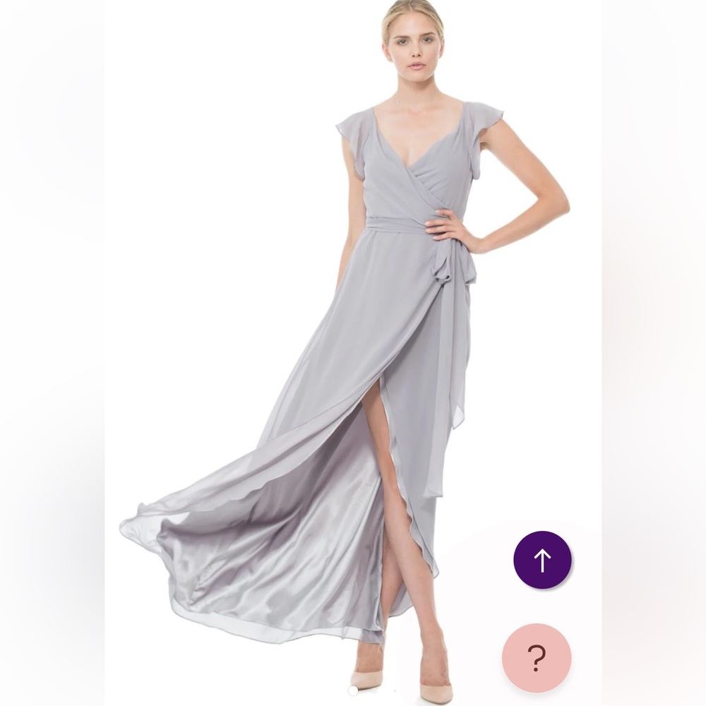 Ceremony Joanna August Dorian Long Chiffon Gown Dress
Size XS